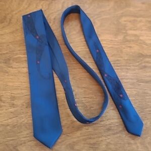 CURRIE TERRY QUEEN Vintage Koi Fish Tie, Wash N' Wear Polyester